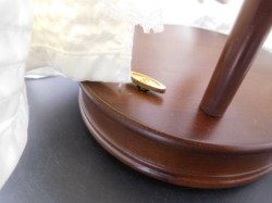 jackie o porcelain stand